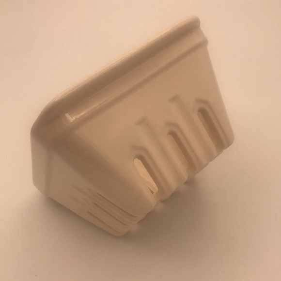 Rae Dunn BERRIES Berry Basket Colander - Picture 3 of 5